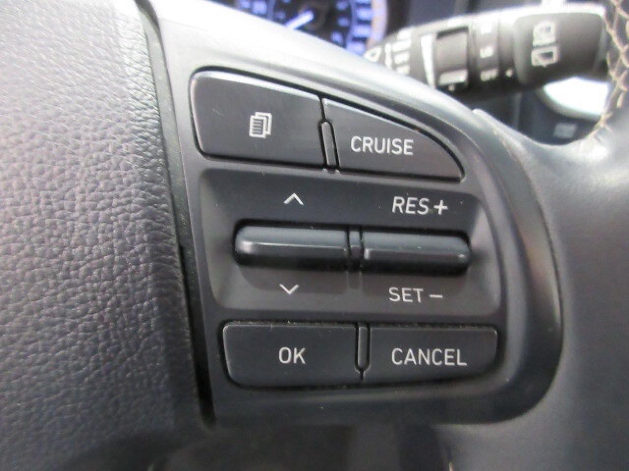 2021 Hyundai Venue ULTIMATE, NAV, ROOF, AUTOSTART, 143K! Photo