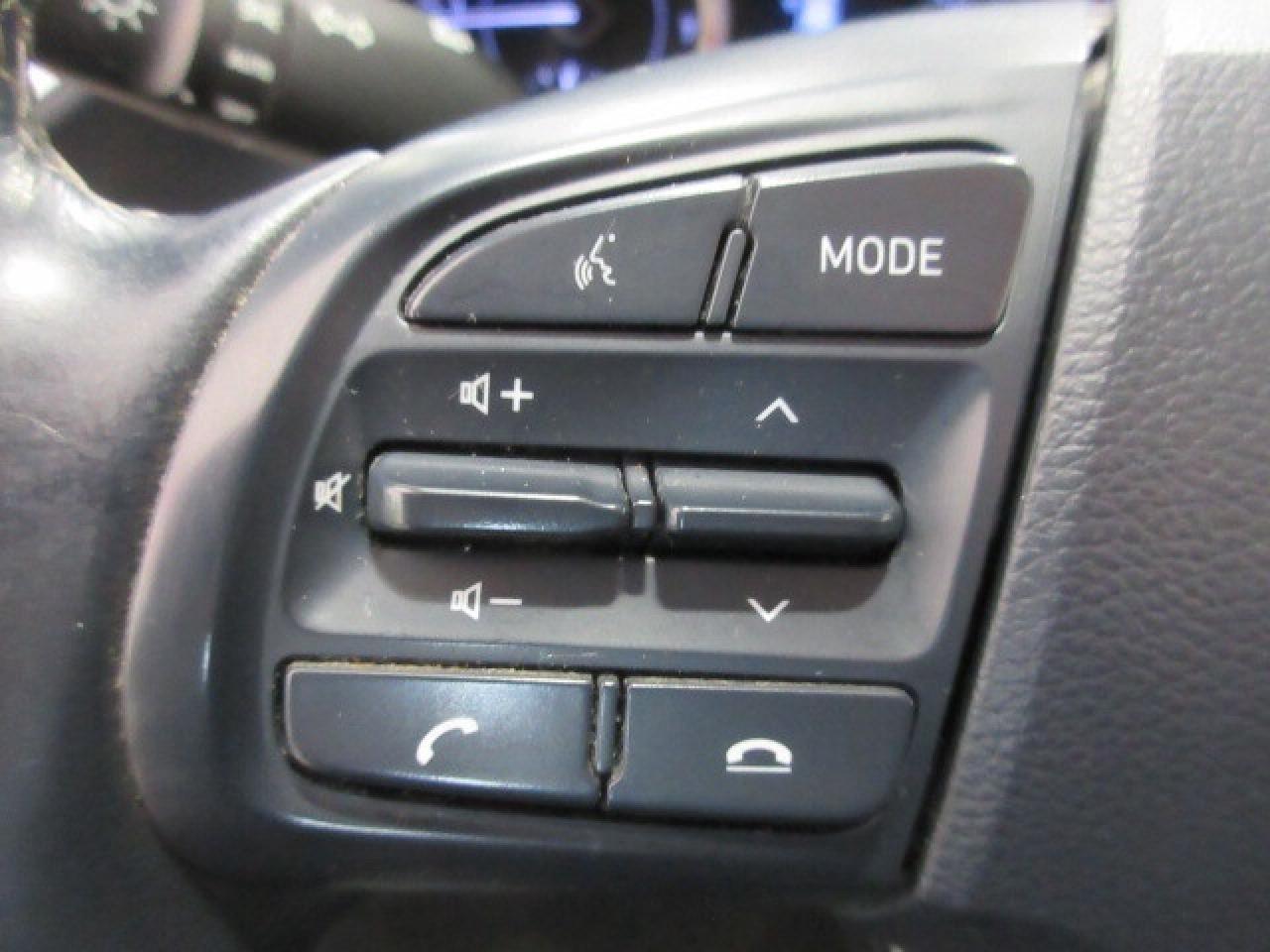 2021 Hyundai Venue ULTIMATE, NAV, ROOF, AUTOSTART, 143K! Photo