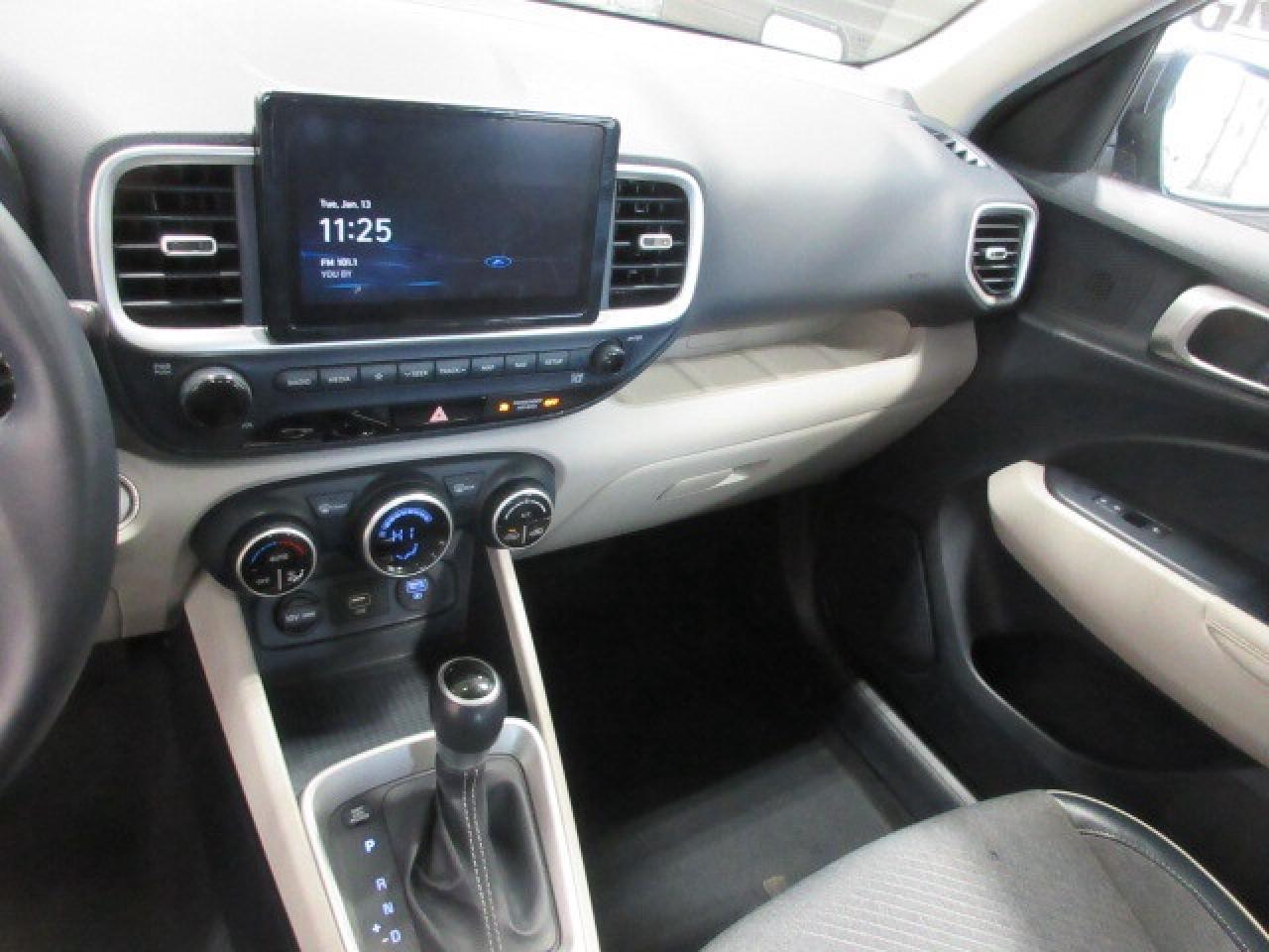 2021 Hyundai Venue ULTIMATE, NAV, ROOF, AUTOSTART, 143K! Photo