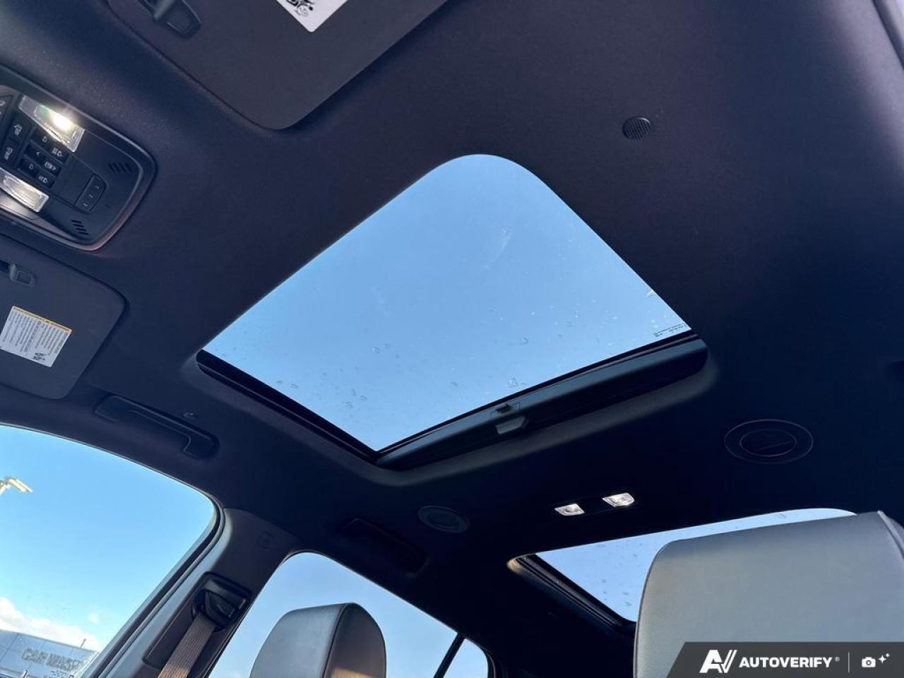 2023 Chevrolet Traverse RS AWD   ONE OWNER   NOCLAIMS   HTD WHEEL Photo