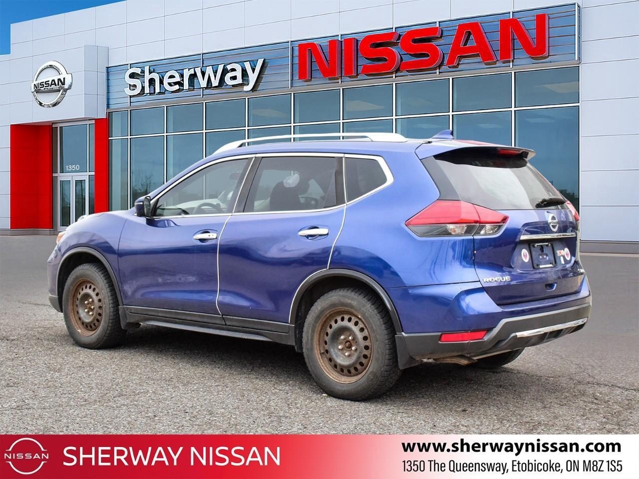 2017 Nissan Rogue  Photo3