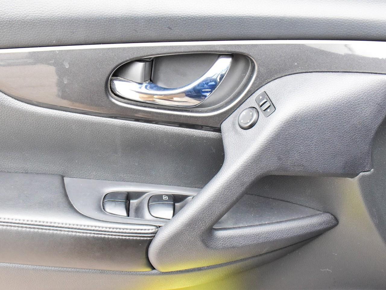 2017 Nissan Rogue  Photo