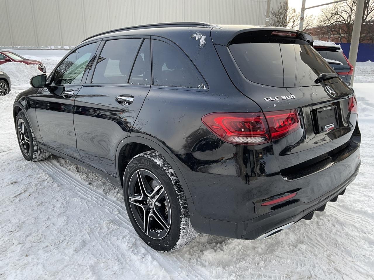 2020 Mercedes-Benz GLC-Class GLC300 4MATIC - LTHR! NAV! BACK-UP CAM! BSM! PANO Photo