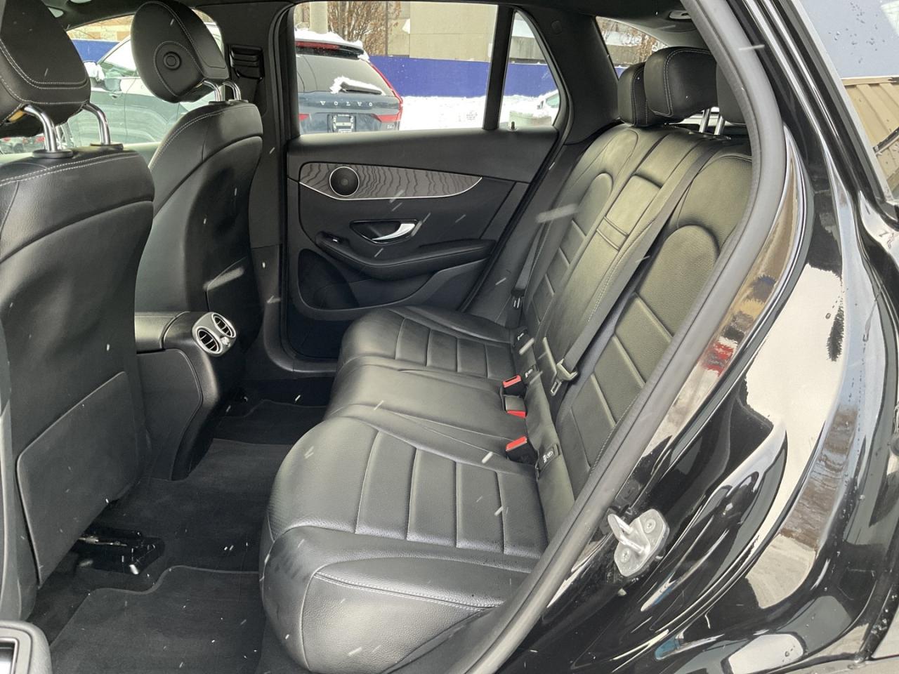 2020 Mercedes-Benz GLC-Class GLC300 4MATIC - LTHR! NAV! BACK-UP CAM! BSM! PANO Photo