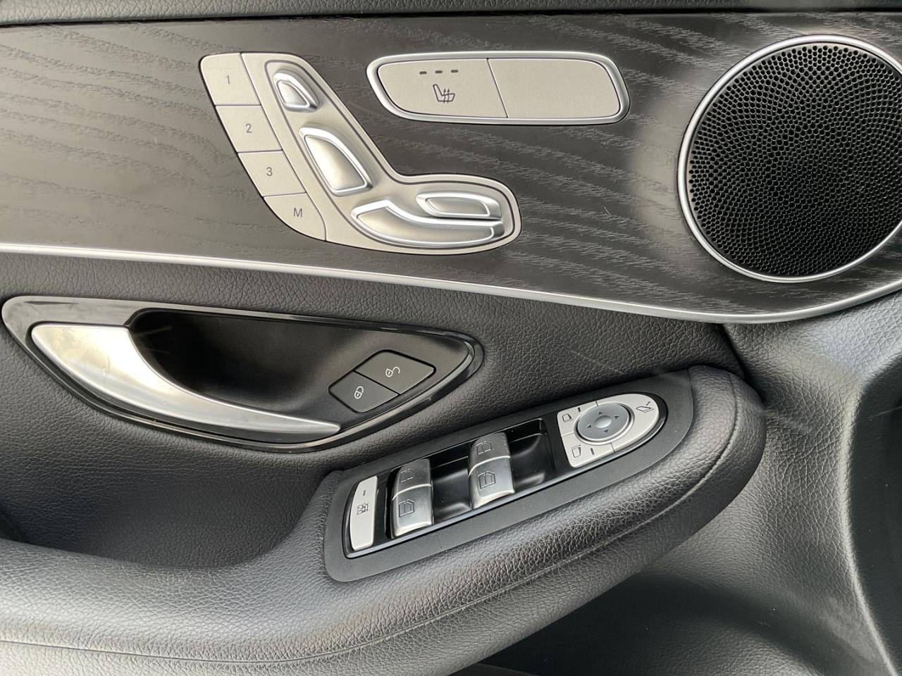 2020 Mercedes-Benz GLC-Class GLC300 4MATIC - LTHR! NAV! BACK-UP CAM! BSM! PANO Photo