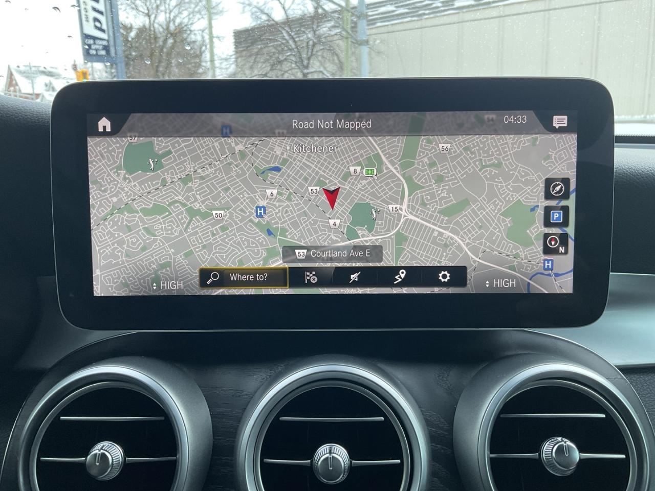 2020 Mercedes-Benz GLC-Class GLC300 4MATIC - LTHR! NAV! BACK-UP CAM! BSM! PANO Photo