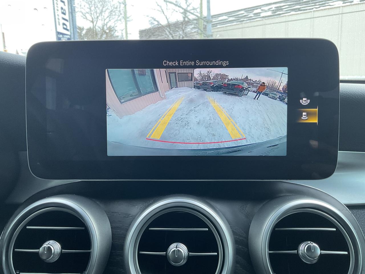 2020 Mercedes-Benz GLC-Class GLC300 4MATIC - LTHR! NAV! BACK-UP CAM! BSM! PANO Photo