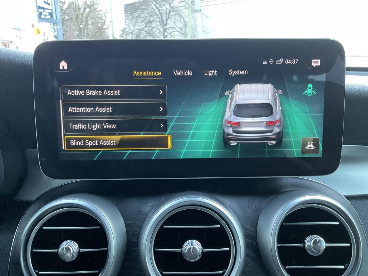 2020 Mercedes-Benz GLC-Class GLC300 4MATIC - LTHR! NAV! BACK-UP CAM! BSM! PANO Photo