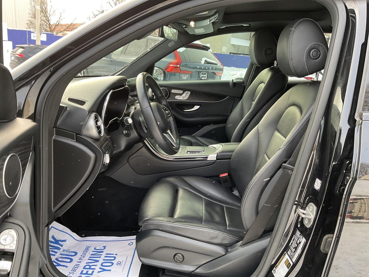 2020 Mercedes-Benz GLC-Class GLC300 4MATIC - LTHR! NAV! BACK-UP CAM! BSM! PANO Photo