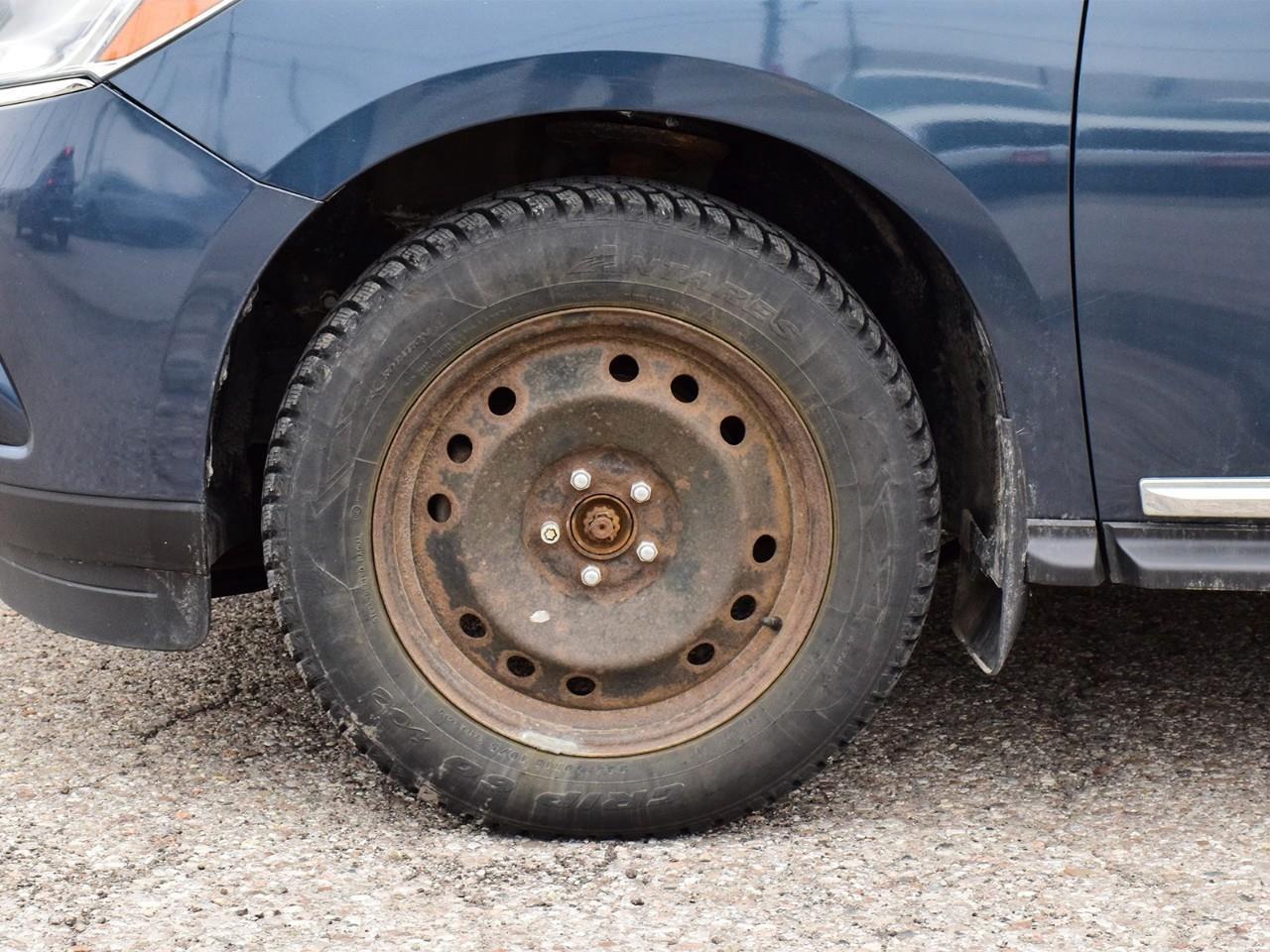 2015 Nissan Pathfinder  Photo