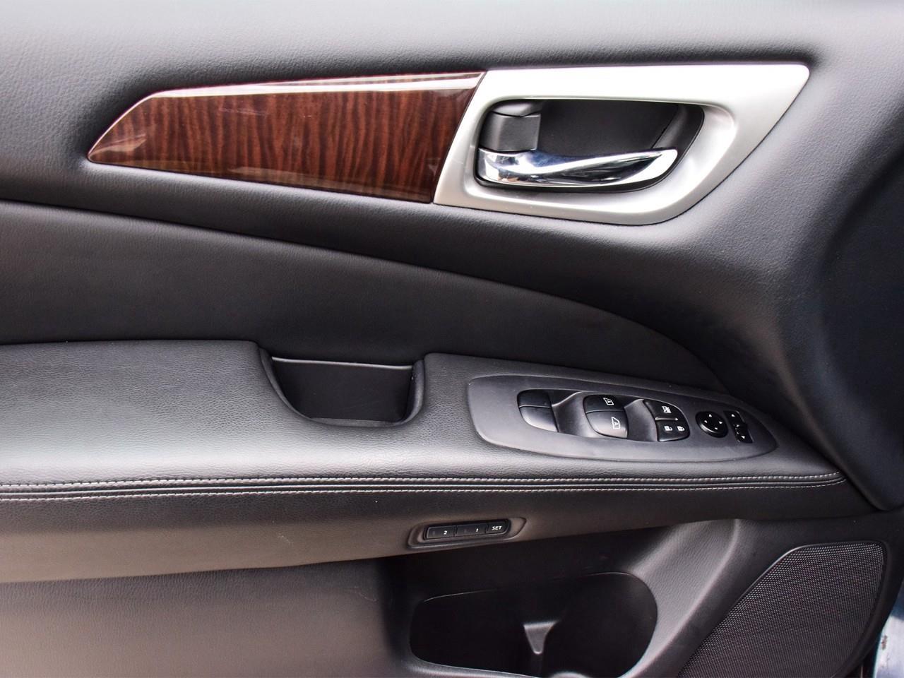 2015 Nissan Pathfinder  Photo