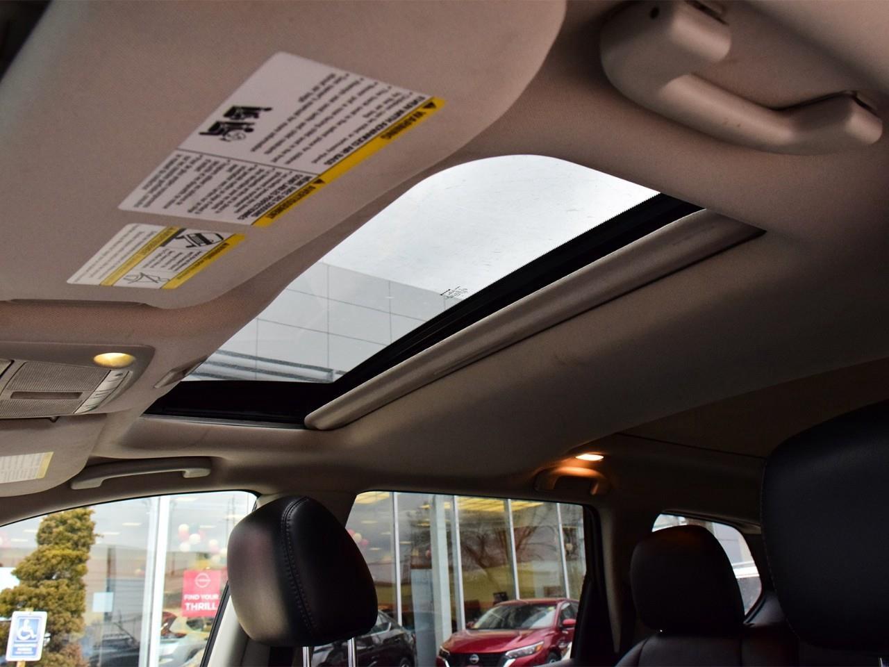 2015 Nissan Pathfinder  Photo