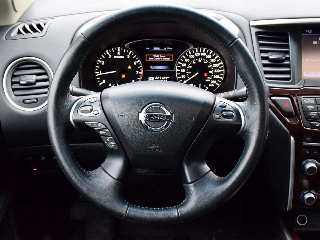 2015 Nissan Pathfinder  Photo