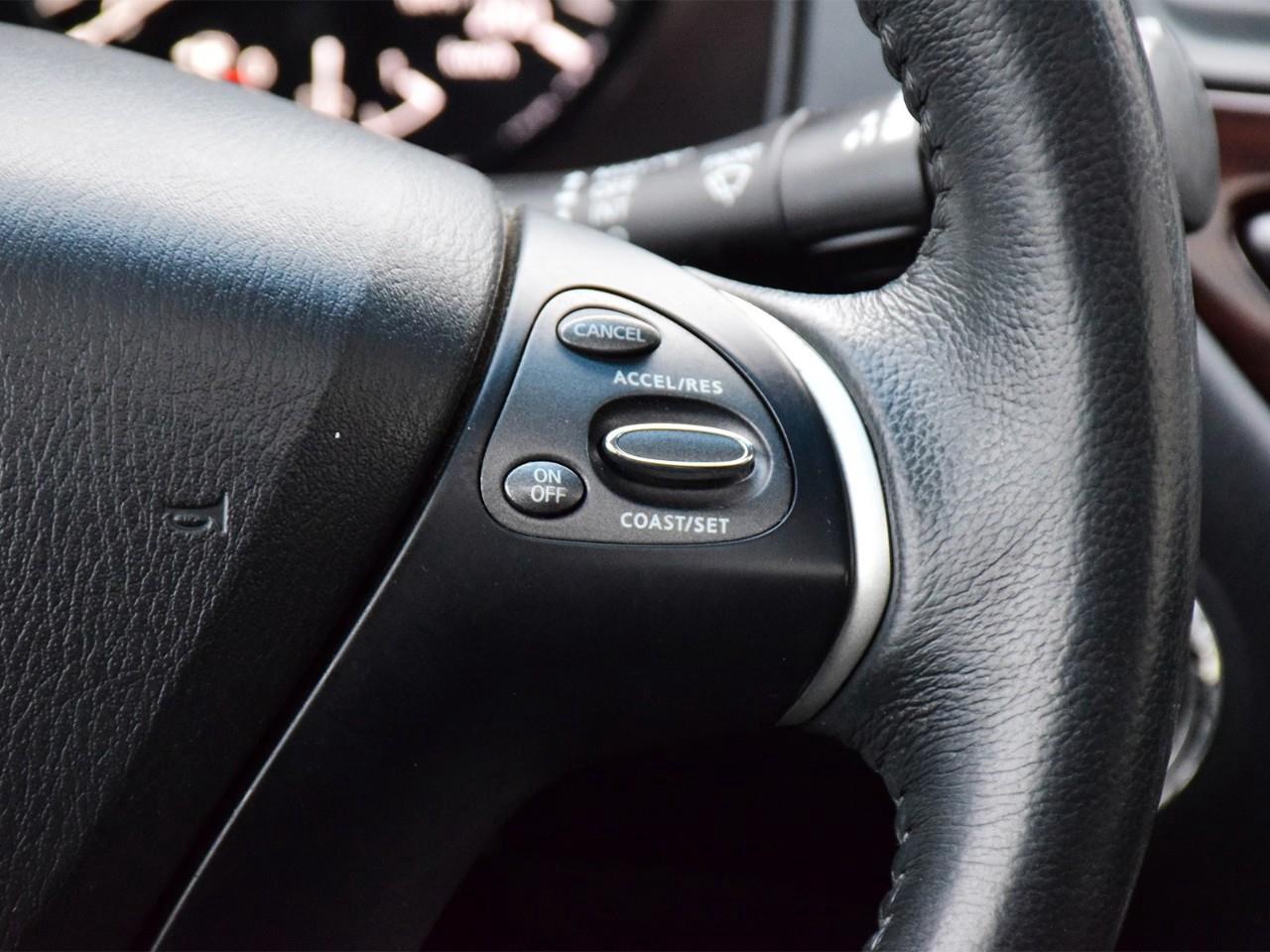 2015 Nissan Pathfinder  Photo