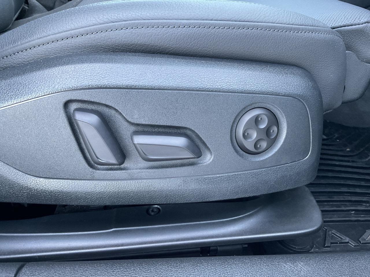 2017 Audi A4 Technik Quattro Sedan - B&O AUDIO! LTHR! NAV! 360 Photo