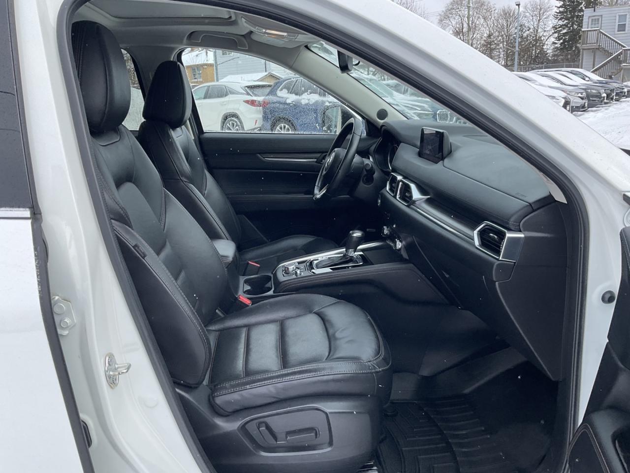 2018 Mazda CX-5 GT AWD - LTHR! NAV! BACK-UP CAM! BSM! HUD! Photo