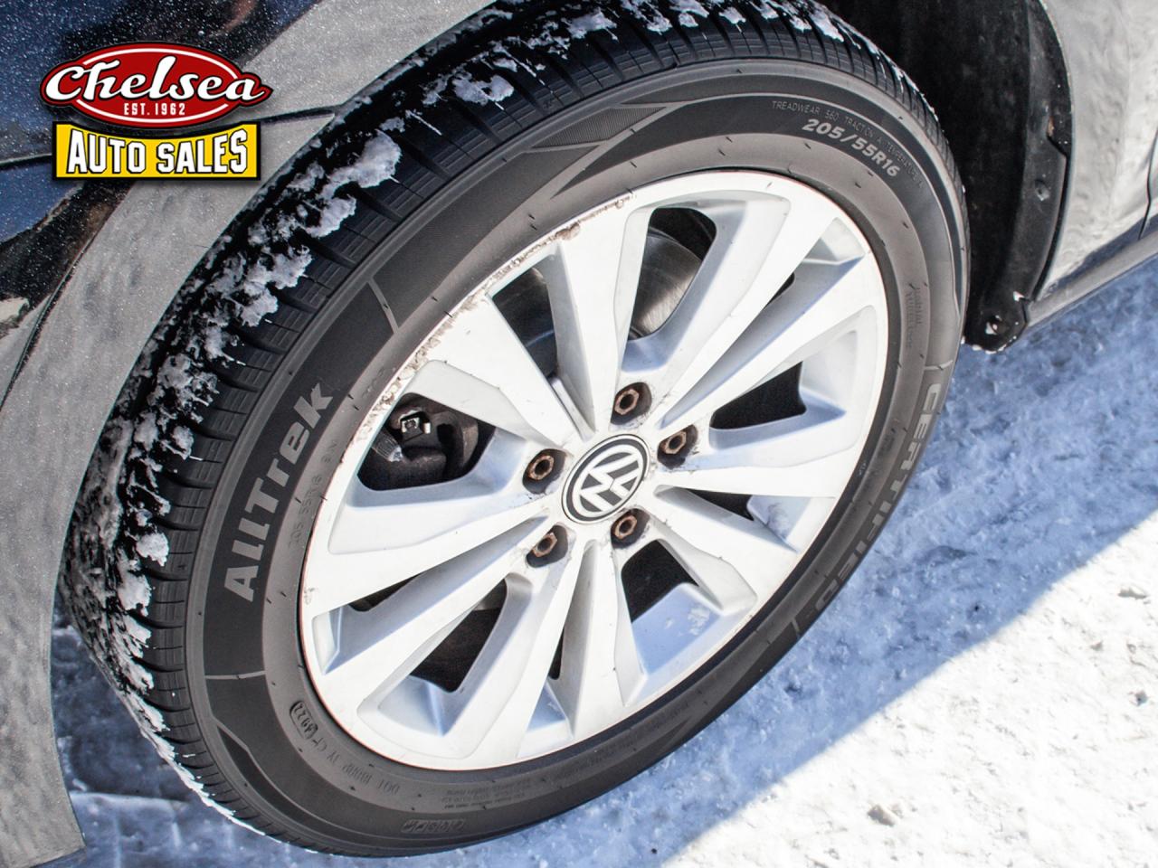 2016 Volkswagen Golf TSI S 6A Photo3