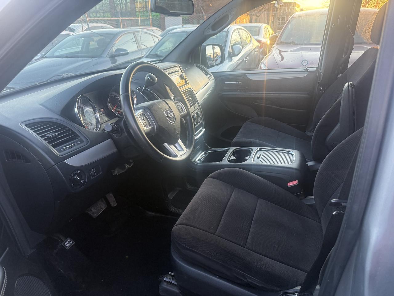 2014 Dodge Grand Caravan *** 3 YEAR WARRANTY INCLUDED *** Photo4