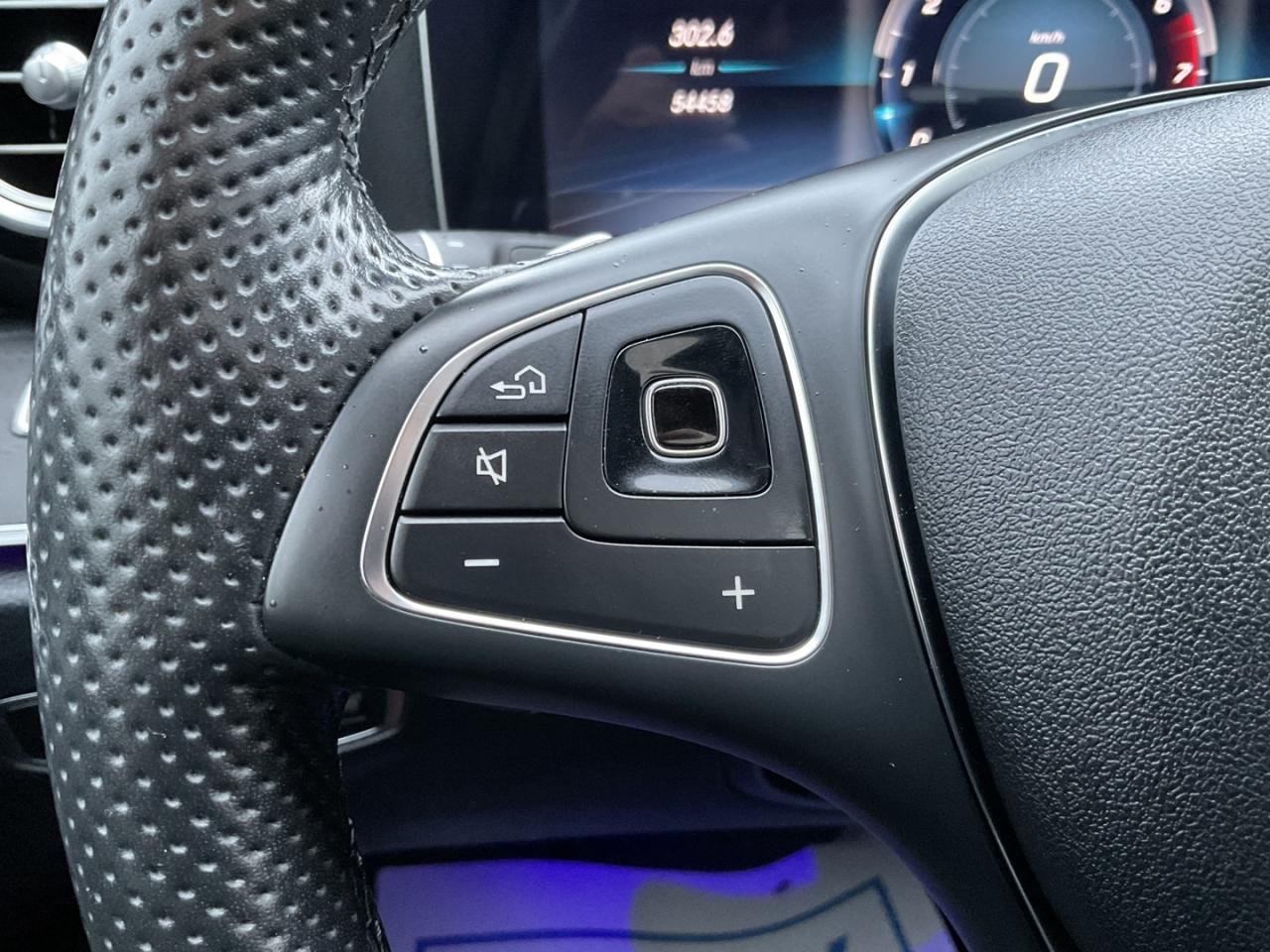 2018 Mercedes-Benz E-Class E400 4MATIC - BURMESTER! HUD! NAV! 360 CAM! BSM! Photo