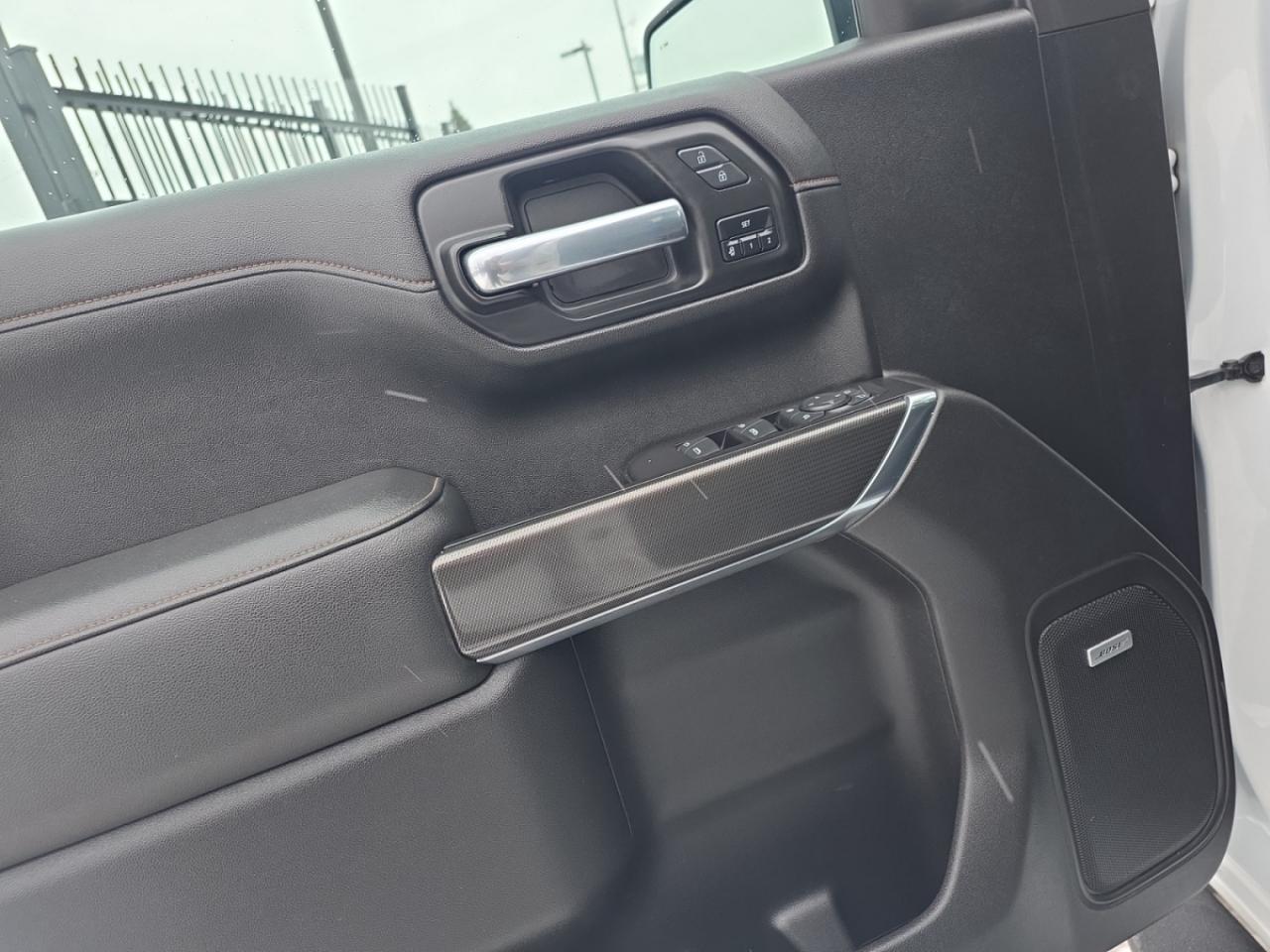 2021 GMC Sierra 1500 AT4 4WD Crew Cab * HUD / BOSE SOUND / ROOF / LEATH Photo