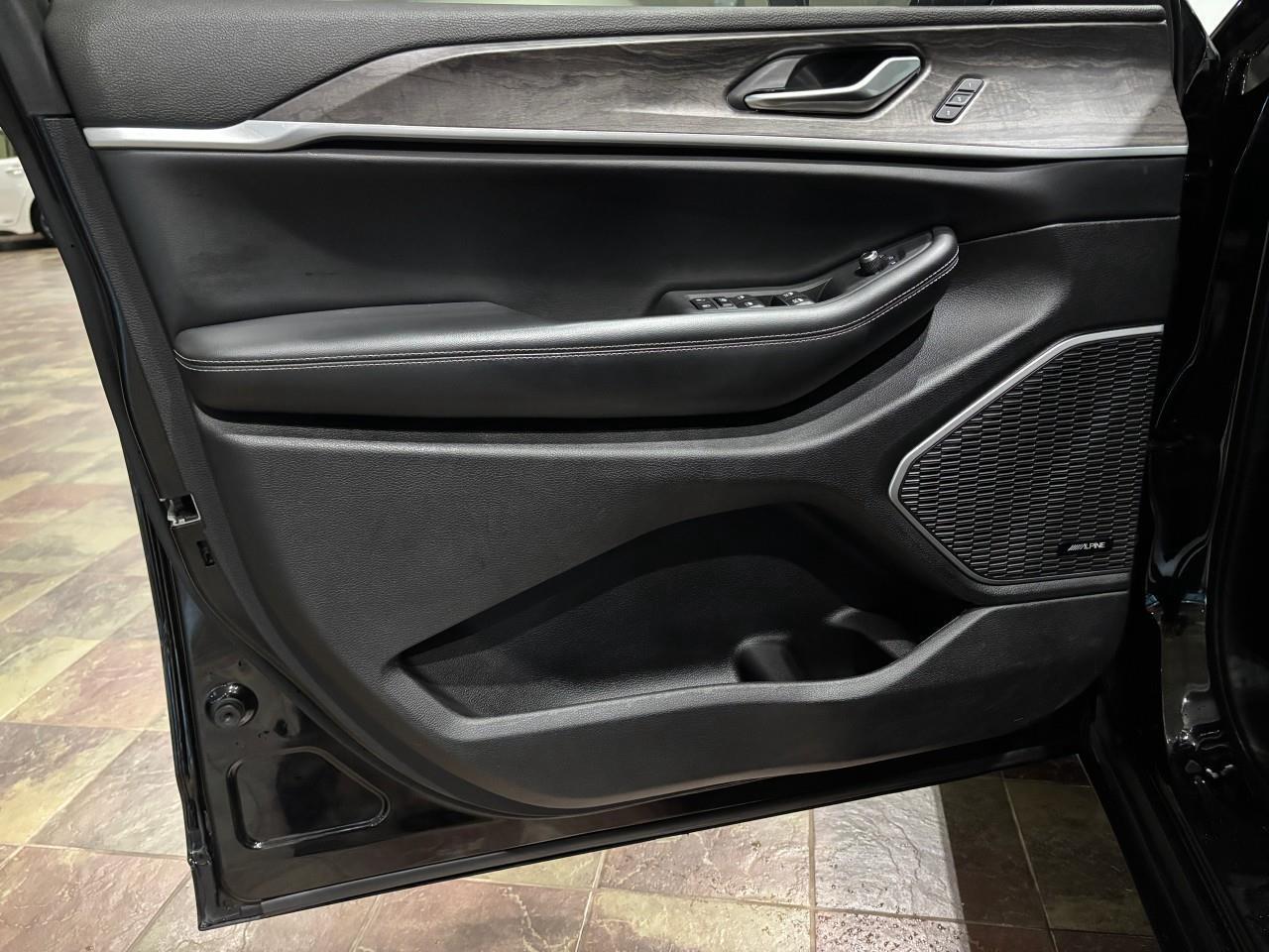 2022 Jeep Grand Cherokee 4xe  Photo