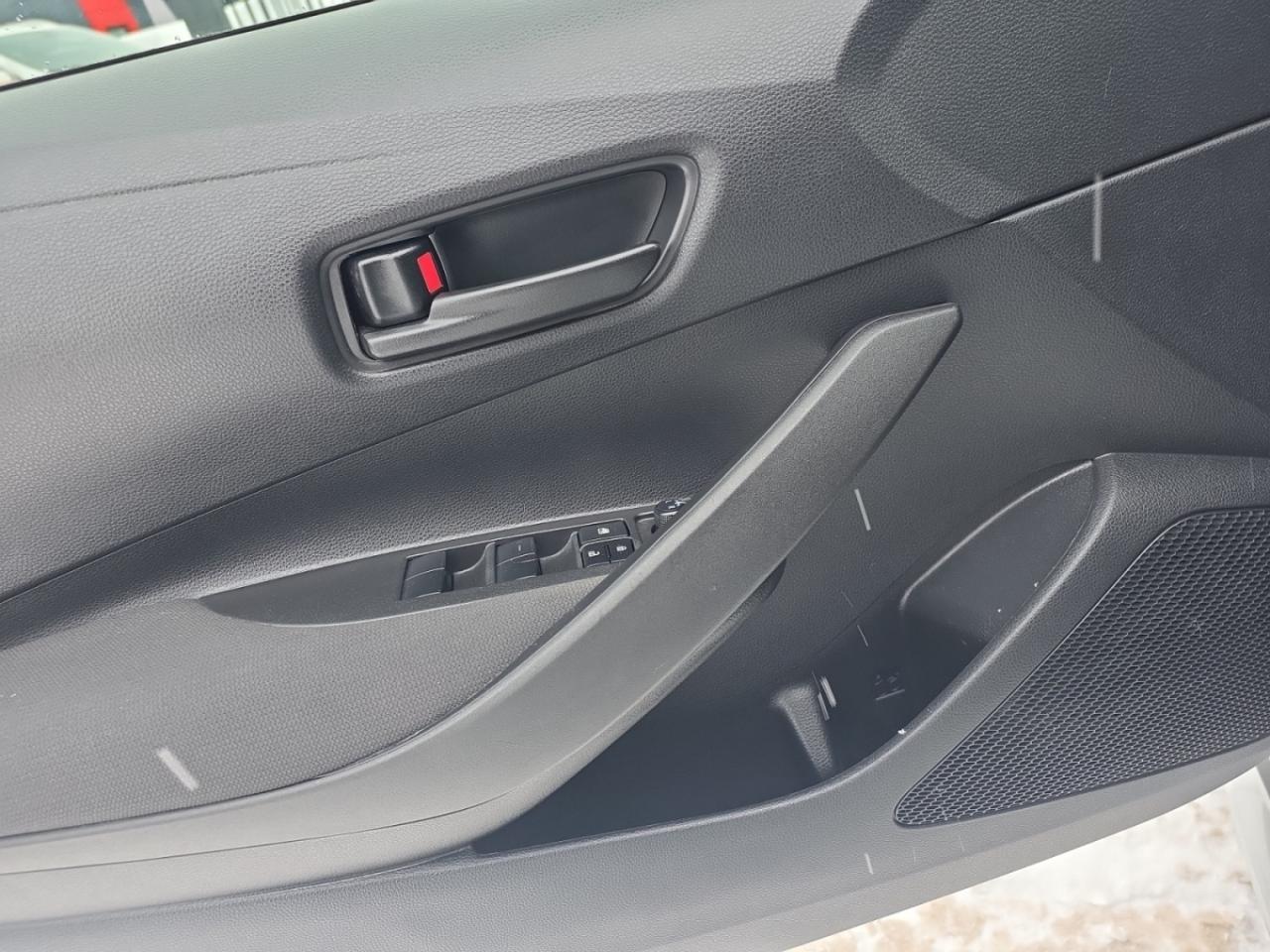 2022 Toyota Corolla VERY LOW KM / AUTOMATIC / ALLOYS / 1 OWNER / LANE Photo