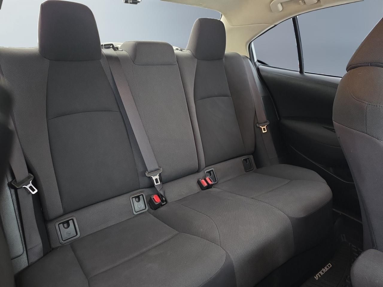 2022 Toyota Corolla VERY LOW KM / AUTOMATIC / ALLOYS / 1 OWNER / LANE Photo