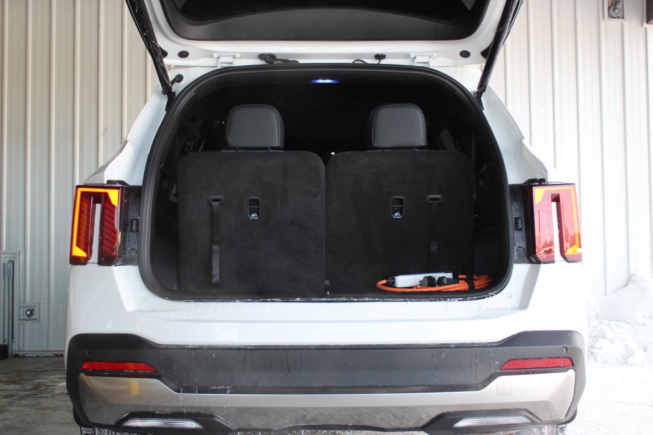 2025 Kia Sorento Plug-In Hybrid SX, AWD, 1-Owner, Fully loaded, HYBRID Photo4