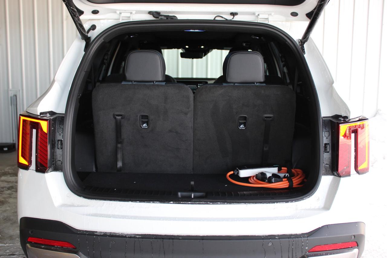 2025 Kia Sorento Plug-In Hybrid SX, AWD, 1-Owner, Fully loaded, HYBRID Photo