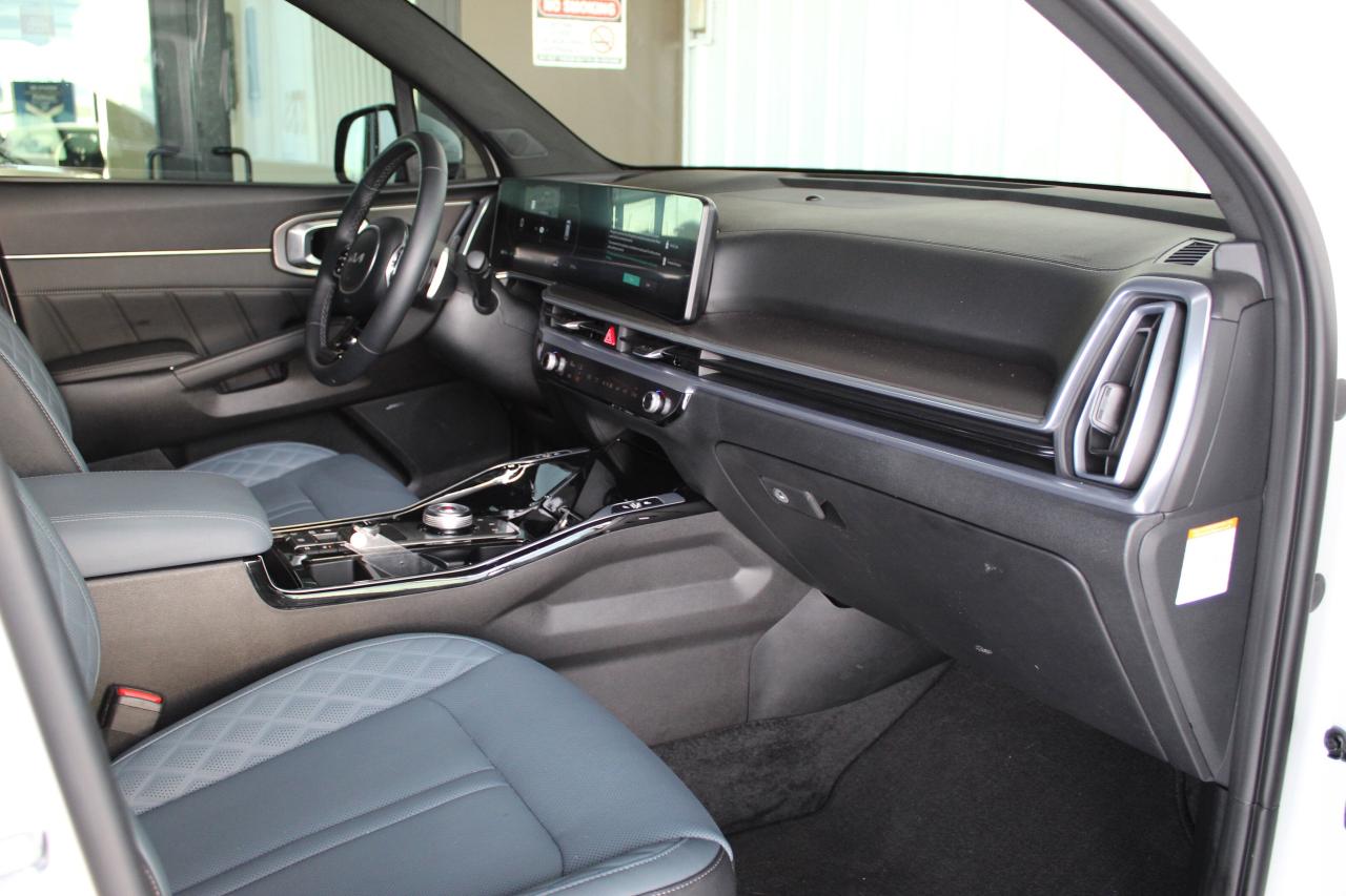 2025 Kia Sorento Plug-In Hybrid SX, AWD, 1-Owner, Fully loaded, HYBRID Photo