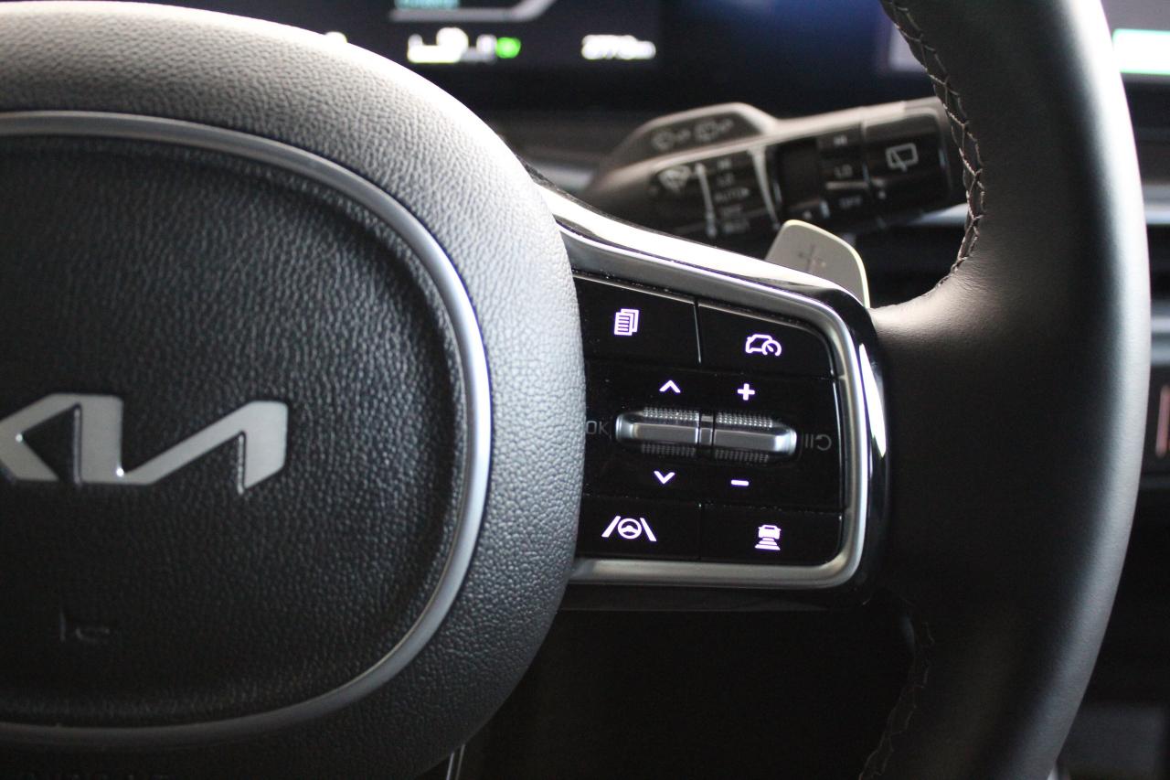 2025 Kia Sorento Plug-In Hybrid SX, AWD, 1-Owner, Fully loaded, HYBRID Photo