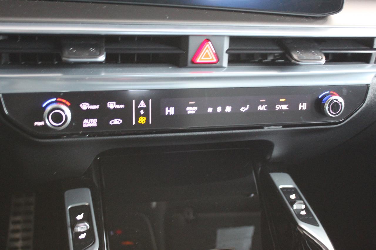 2025 Kia Sorento Plug-In Hybrid SX, AWD, 1-Owner, Fully loaded, HYBRID Photo