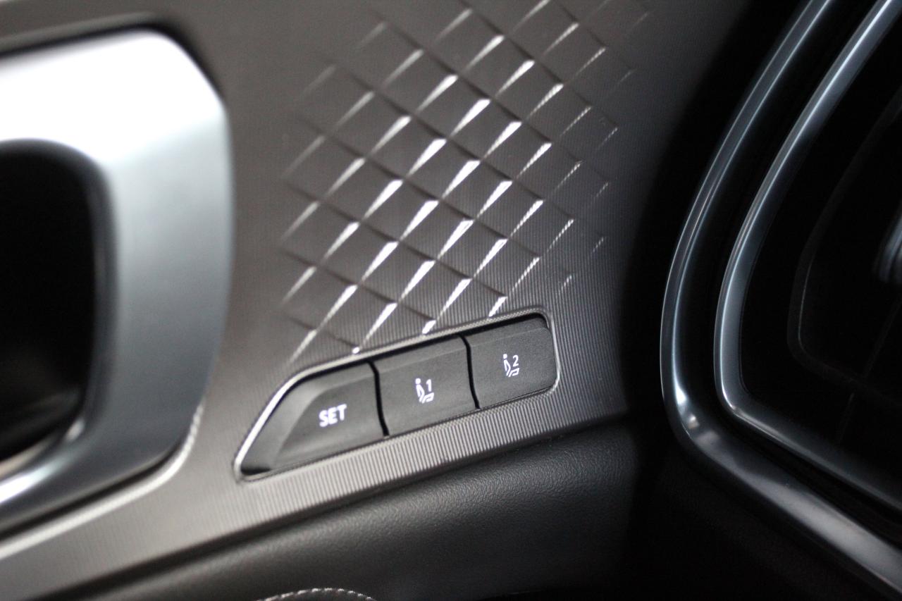 2025 Kia Sorento Plug-In Hybrid SX, AWD, 1-Owner, Fully loaded, HYBRID Photo