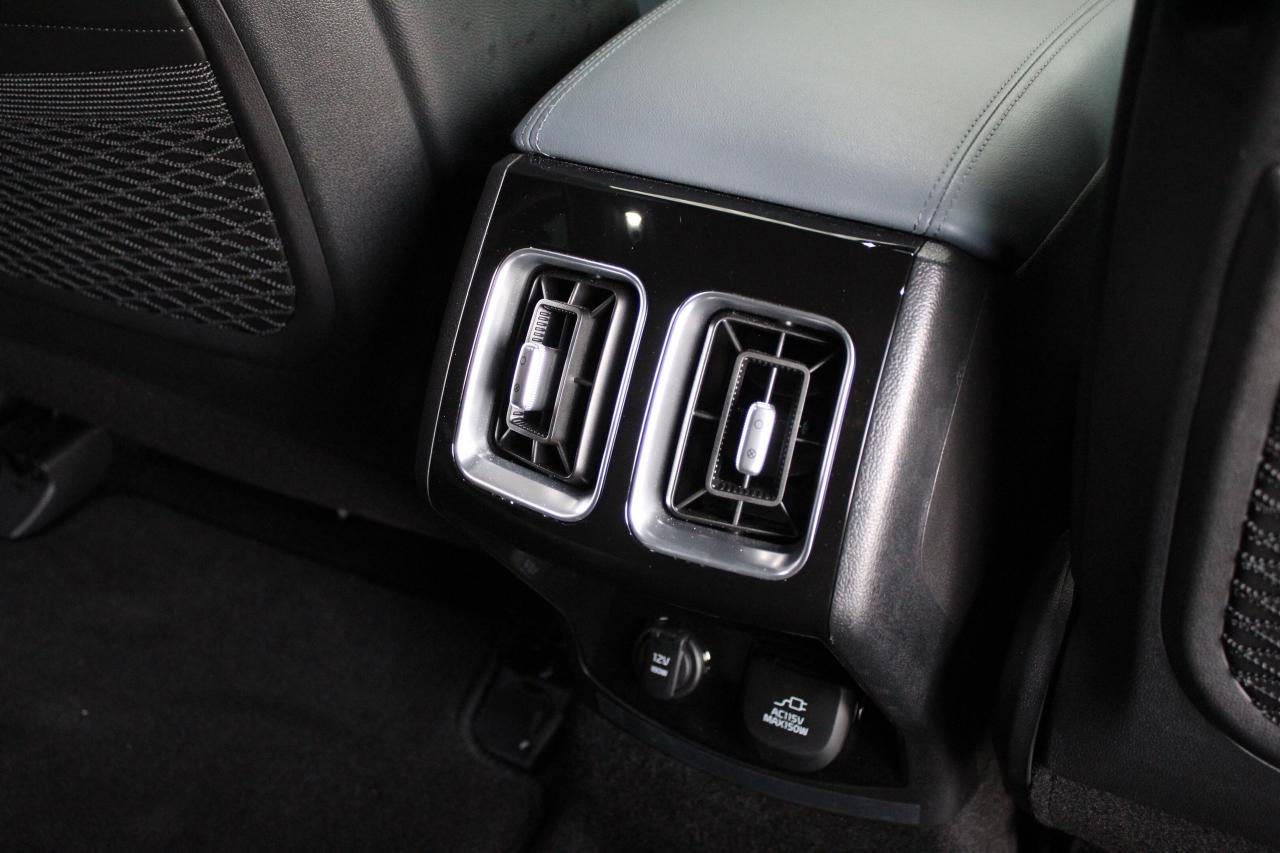 2025 Kia Sorento Plug-In Hybrid SX, AWD, 1-Owner, Fully loaded, HYBRID Photo