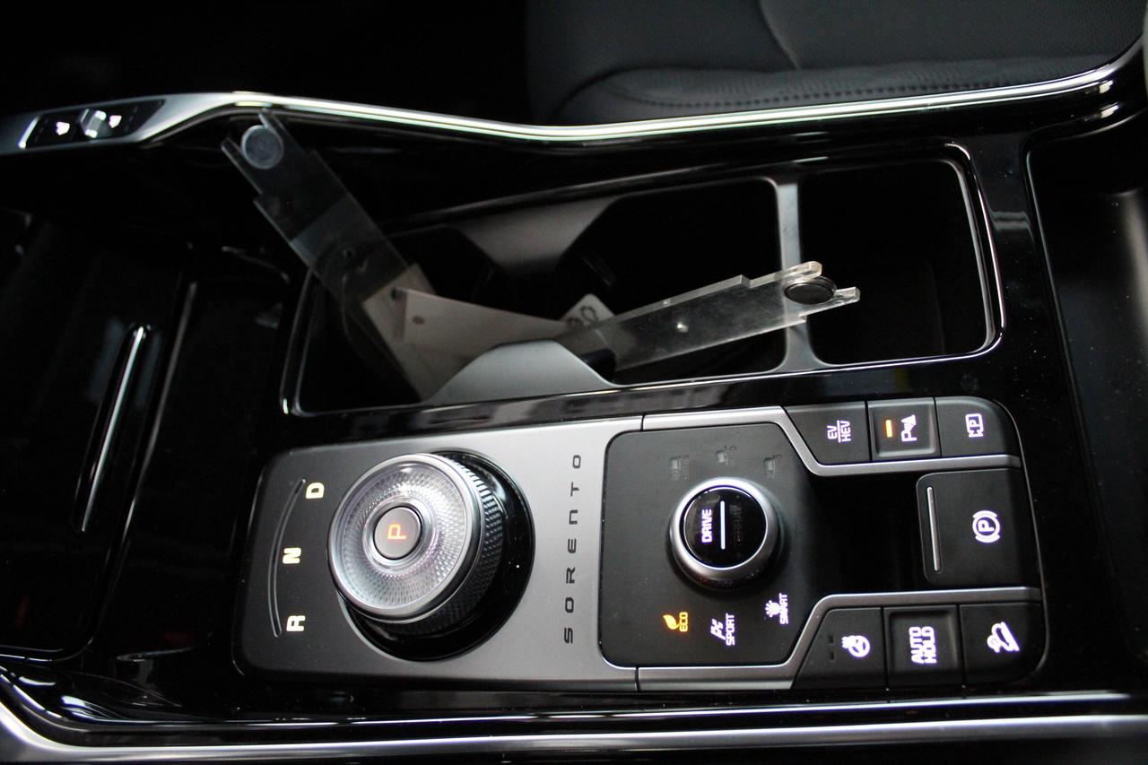 2025 Kia Sorento Plug-In Hybrid SX, AWD, 1-Owner, Fully loaded, HYBRID Photo