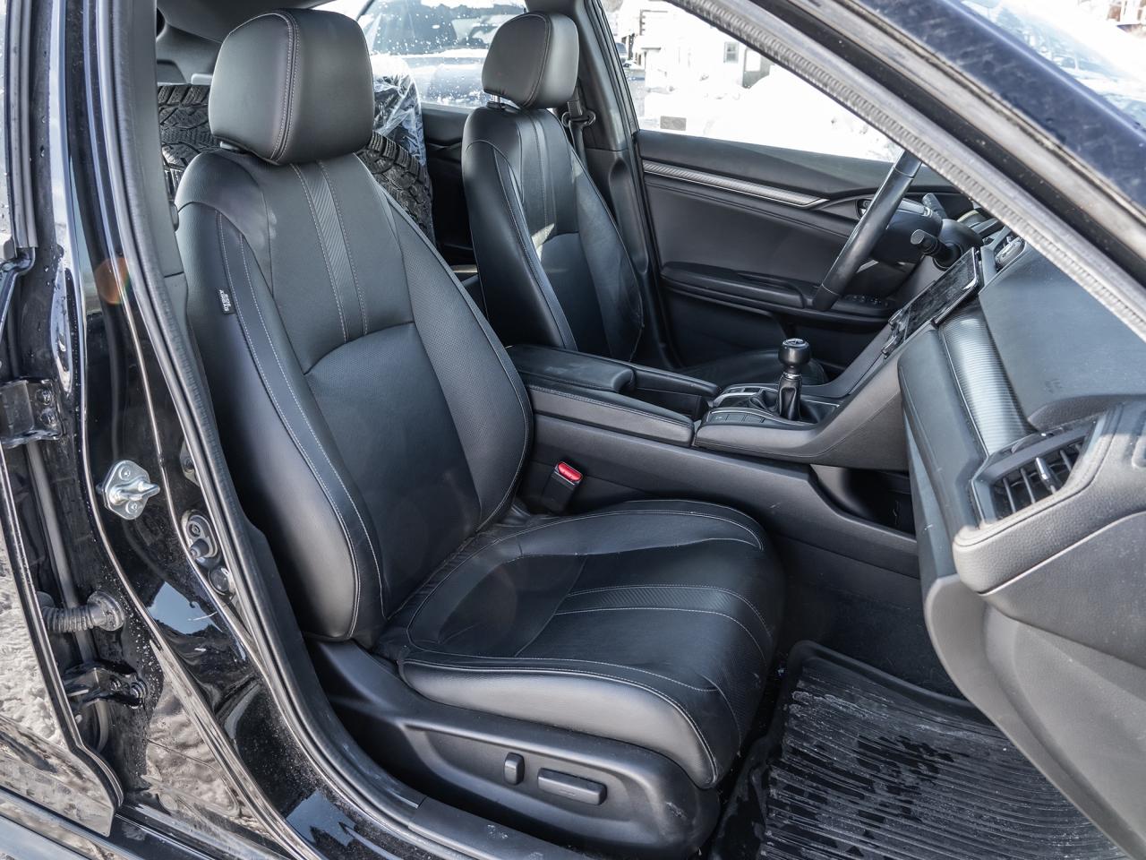 2018 Honda Civic Navigation Photo