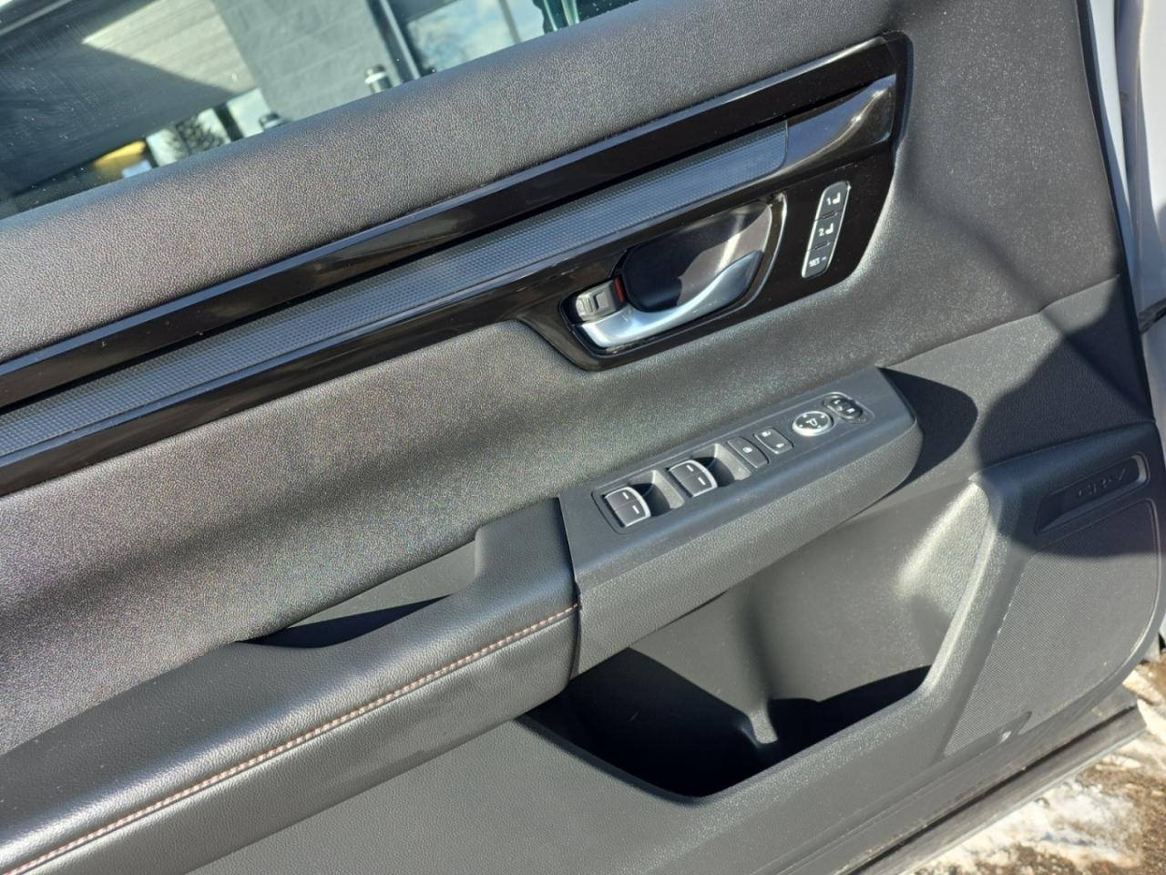 2023 Honda CR-V Hybrid Touring AWD * CARPLAY / ROOF / DRIVER ASSIST / LEA Photo