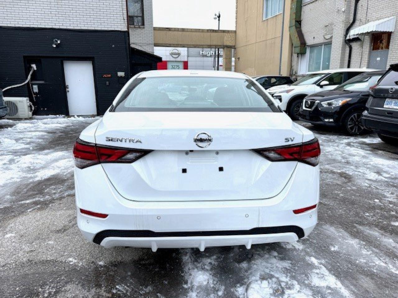 2022 Nissan Sentra SV, APPLE CARPLAY, HEATED SEATS, PUSH BUTTON, SIRI Photo