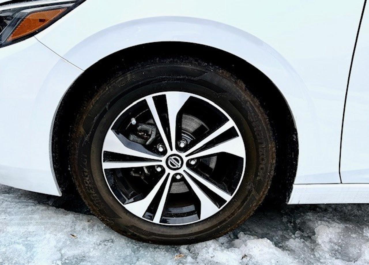 2022 Nissan Sentra SV, APPLE CARPLAY, HEATED SEATS, PUSH BUTTON, SIRI Photo