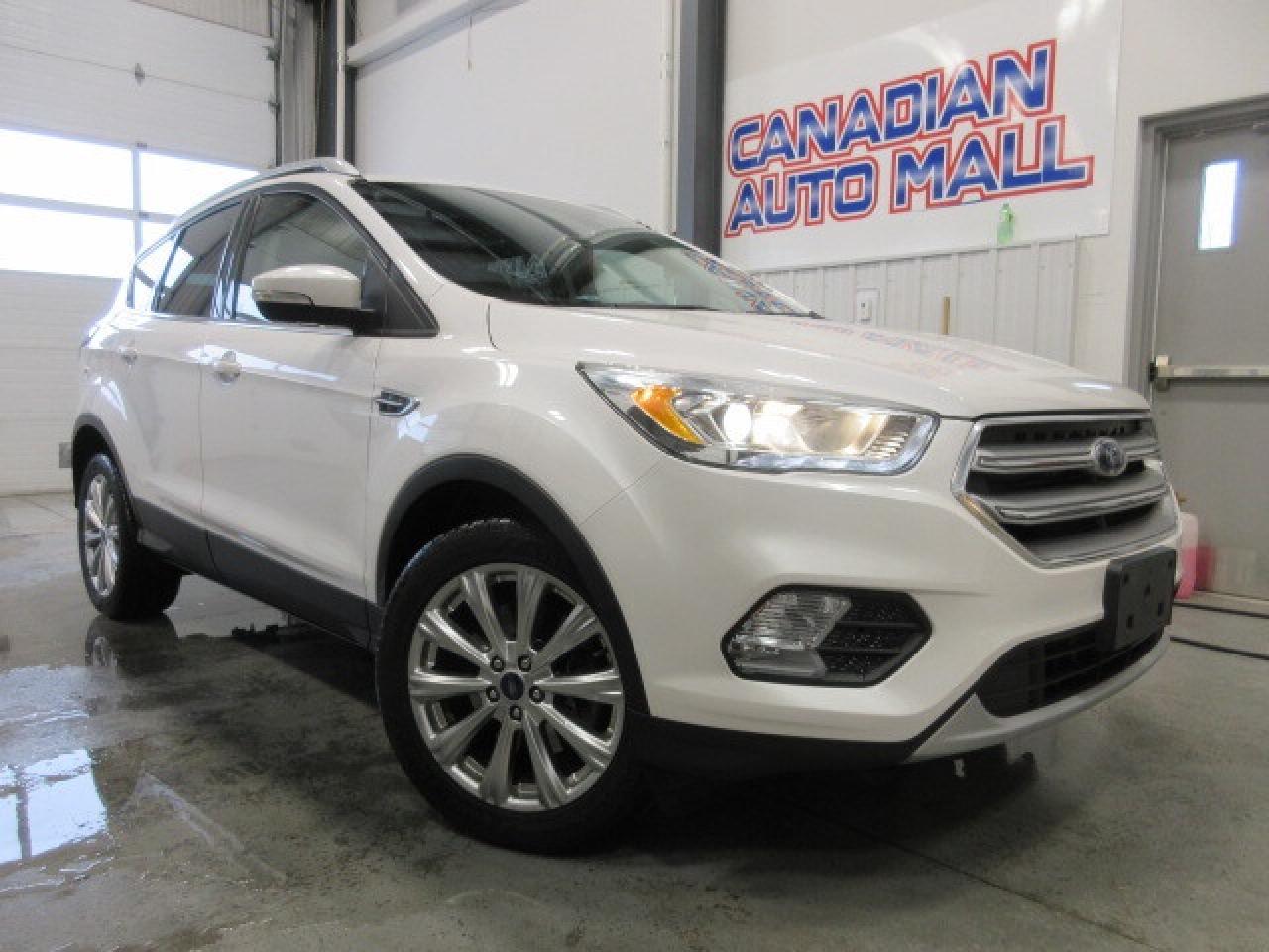 2017 Ford Escape TITANIUM AWD, NAV, ROOF, LEATHER, 77K! Photo