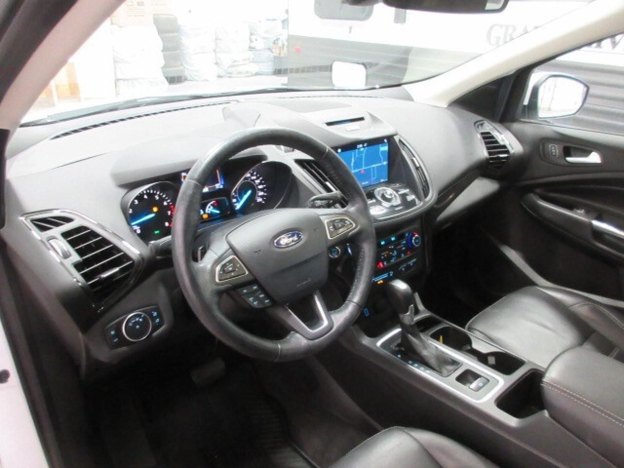 2017 Ford Escape TITANIUM AWD, NAV, ROOF, LEATHER, 77K! Photo