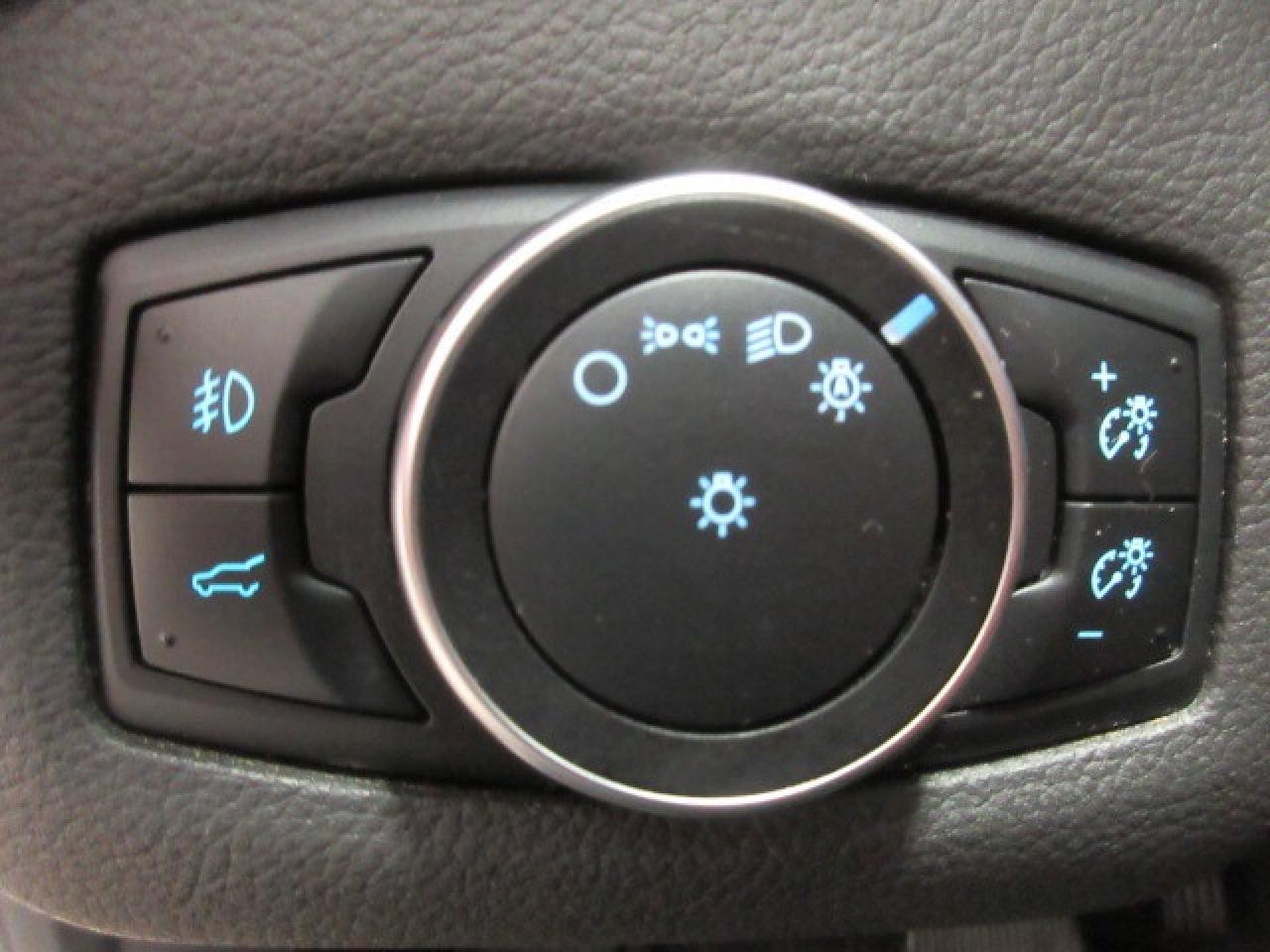 2017 Ford Escape TITANIUM AWD, NAV, ROOF, LEATHER, 77K! Photo