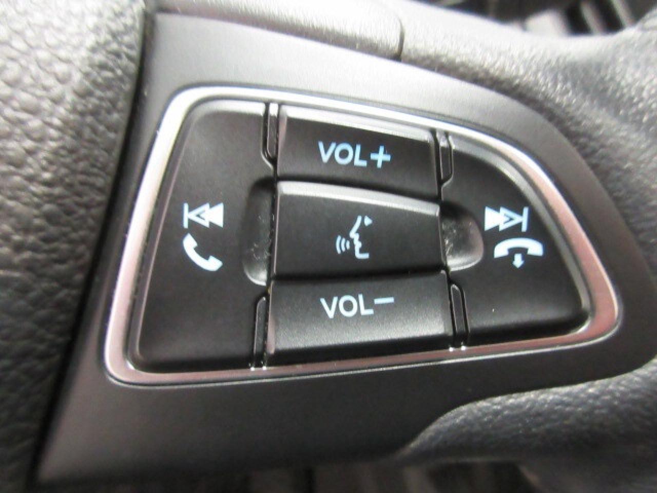 2017 Ford Escape TITANIUM AWD, NAV, ROOF, LEATHER, 77K! Photo