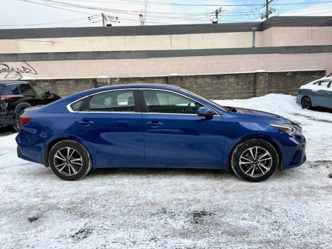 2023 Kia Forte EX IVT Photo