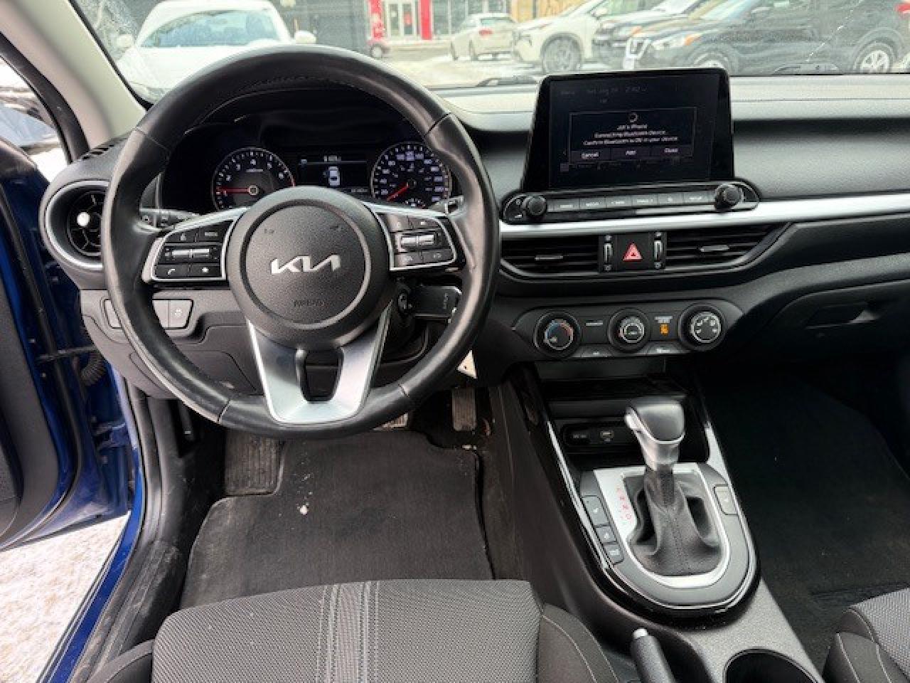 2023 Kia Forte EX IVT Photo