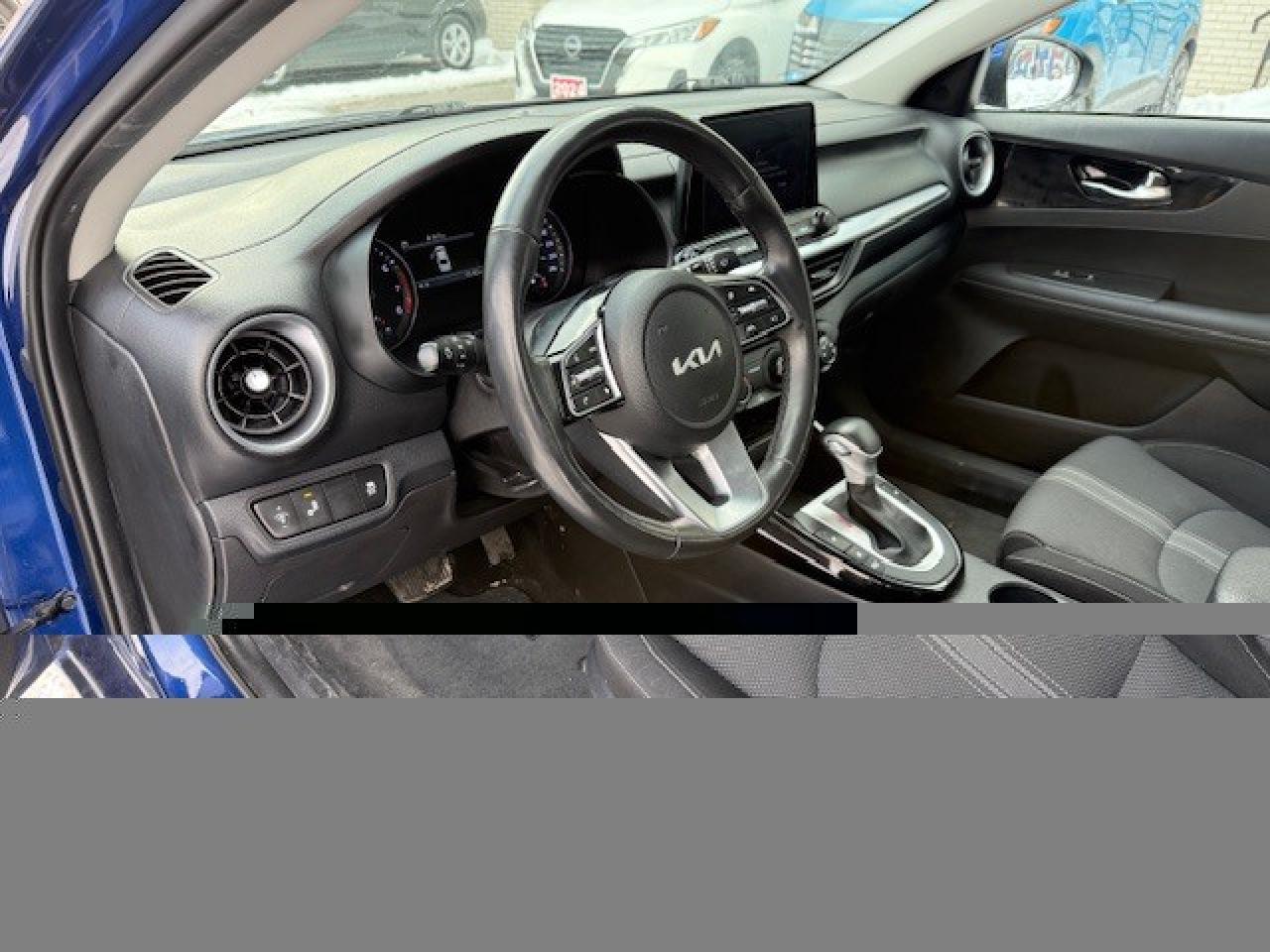 2023 Kia Forte EX IVT Photo