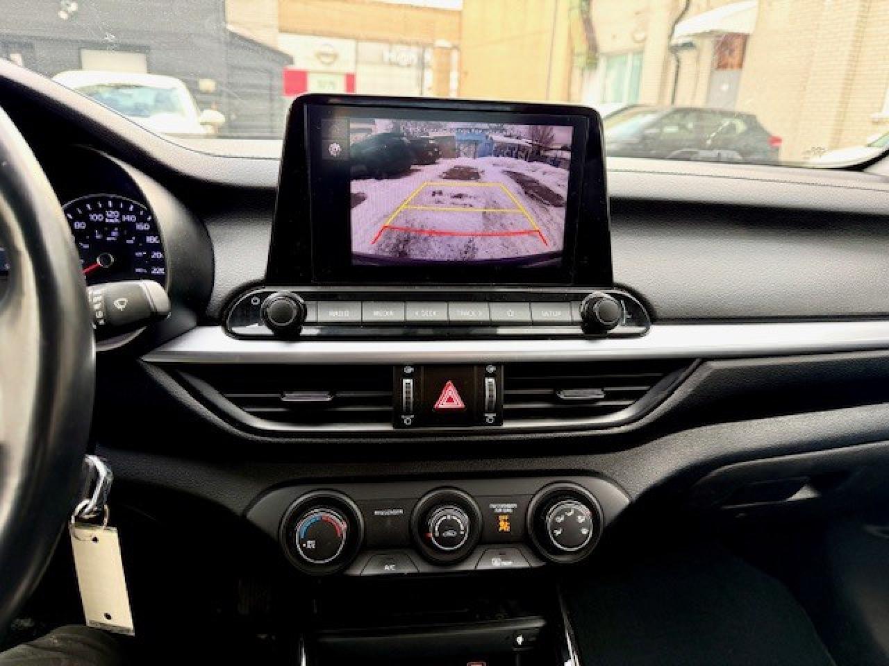 2023 Kia Forte EX IVT Photo