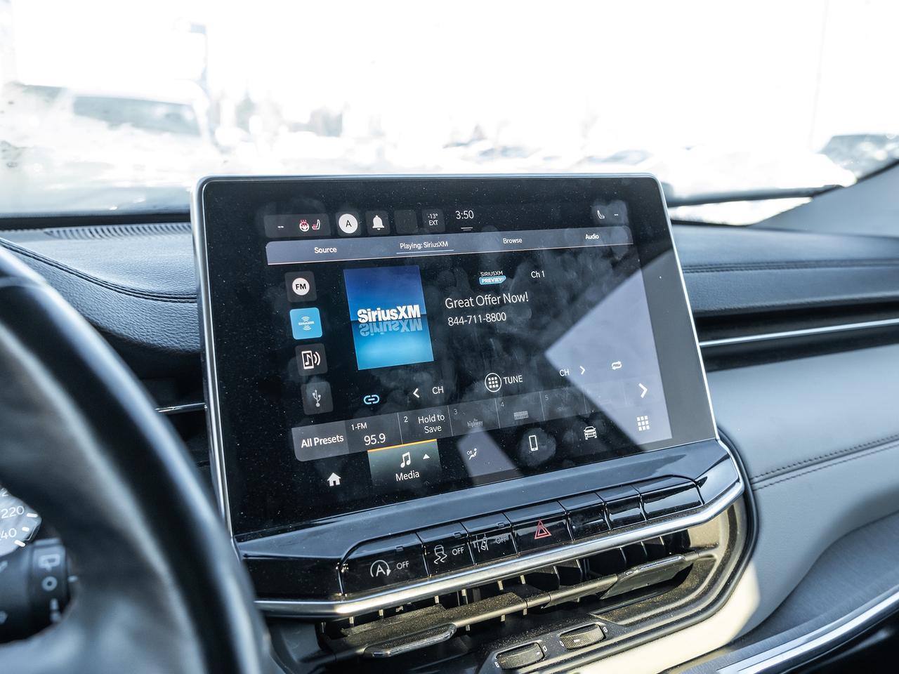 2022 Jeep Compass Limited 4X4 Photo