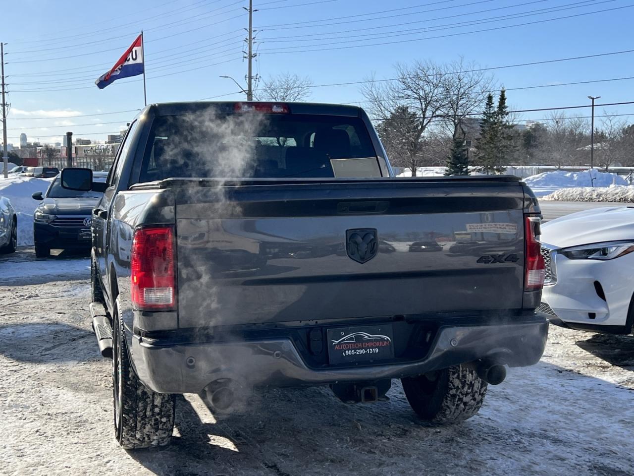 2022 RAM 1500 Classic EXPRESS CREW CAB 5.7 HEMI 4X4   Htd Seats   Rev Ca Photo