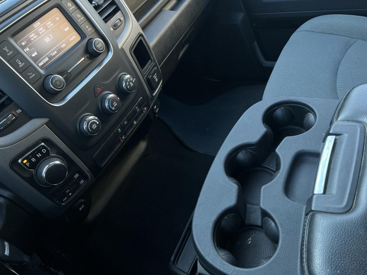 2022 RAM 1500 Classic EXPRESS CREW CAB 5.7 HEMI 4X4   Htd Seats   Rev Ca Photo